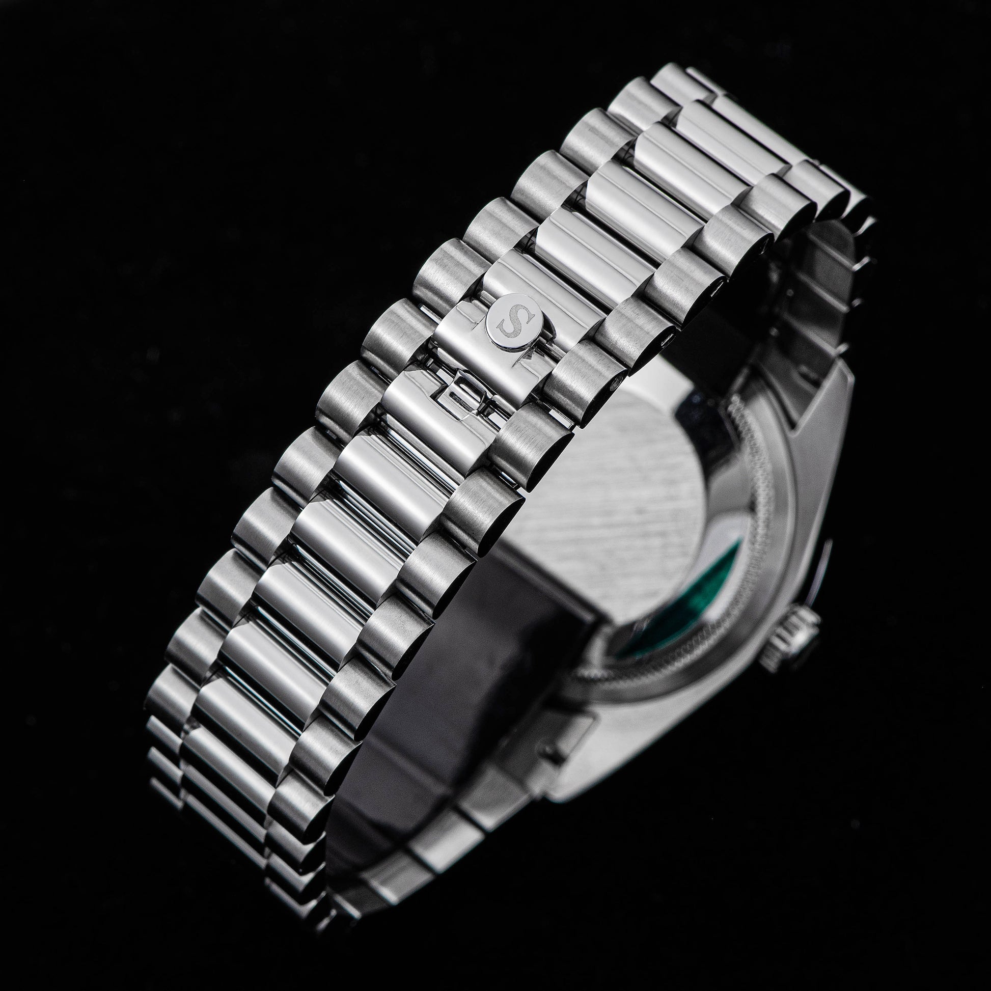 Sugess 449-DD36 S449.05 watch featuring a 316L stainless steel band with folding clasp, showcasing high-class shocking protection and sapphire crystal glass.